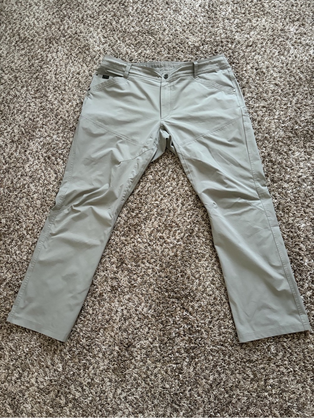Kuhl Men's Silencr Khaki Cargo 38x30 Pants - Excellent Condition